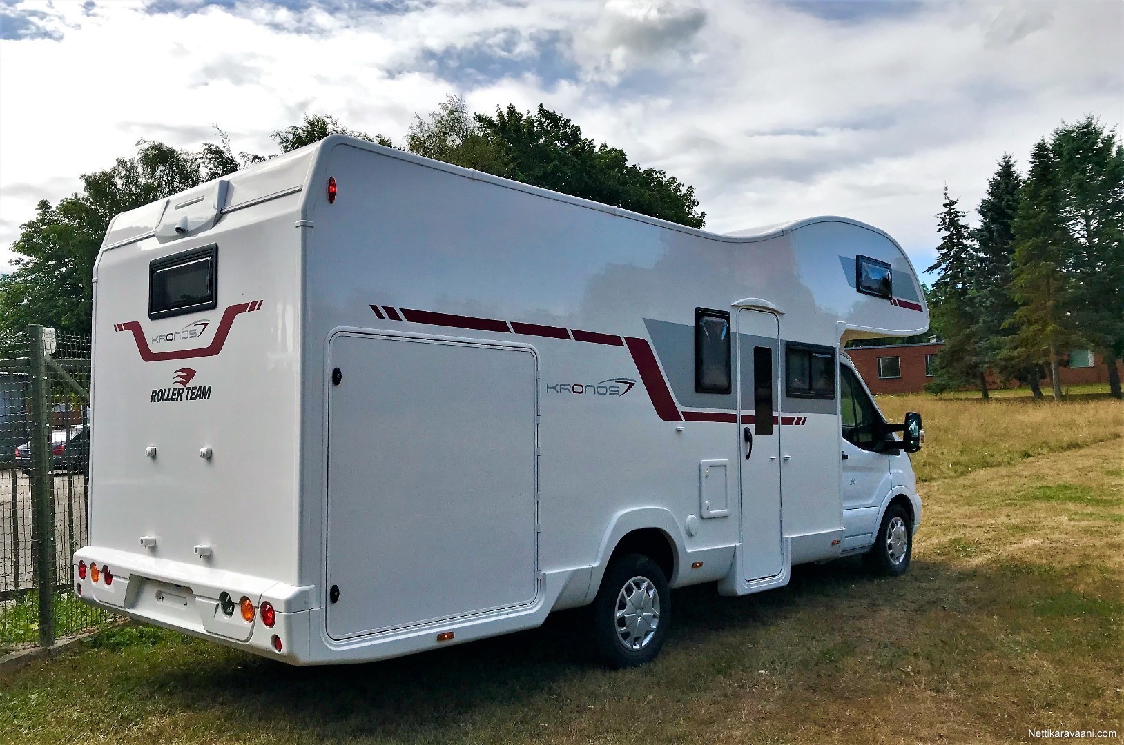 Roller Team KRONOS 290, Ford 2019 - Travel truck - Alcove - Nettikaravaani