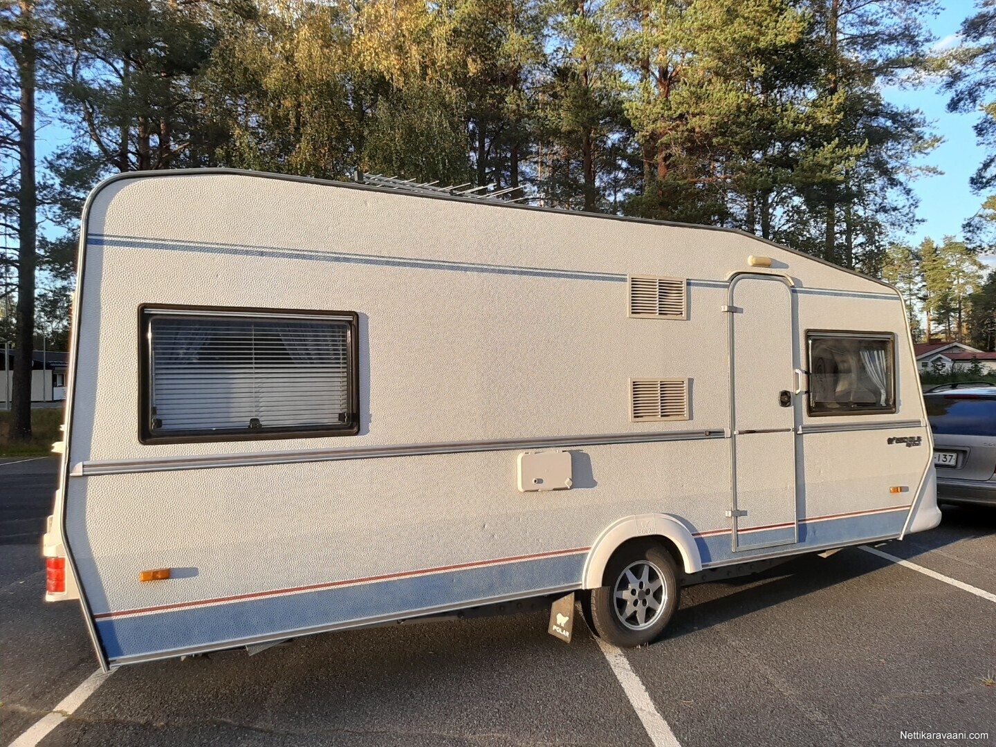 Polar 550 GLS 1995 - Matkailuvaunu - Nettikaravaani